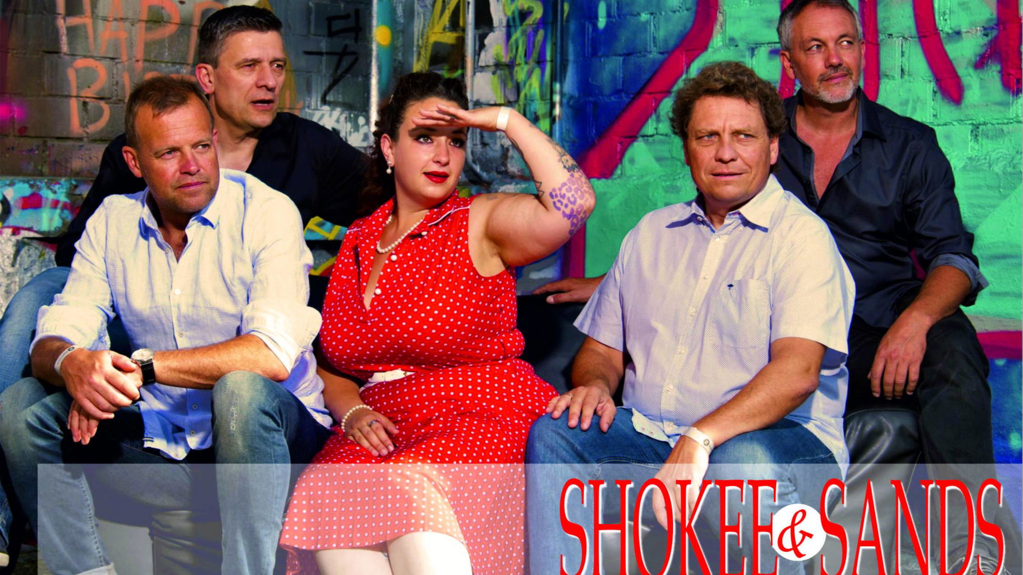 SHOKEE & SANDS  2.NIKOLAUS-PARTY Backdrop